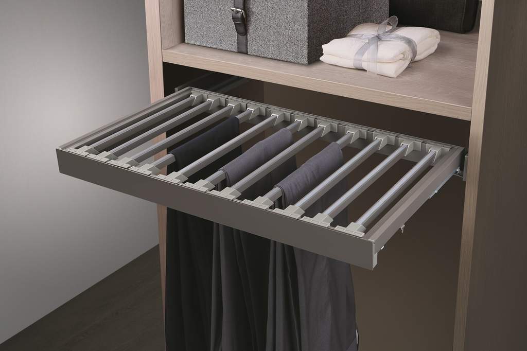 FIRMAX Выдвижная брючница наборного типа в базу 700 мм, 664х420х140 (ШхГхВ), серый (attach2 49257)