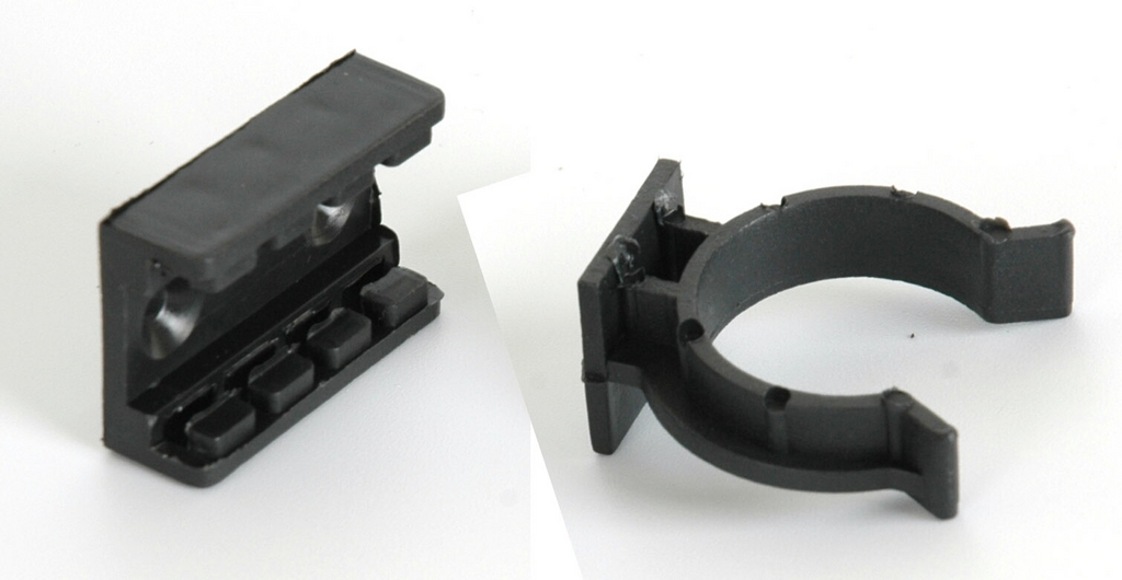 Клипса FIRMAX усиленная для цоколя из ДСП черный пластик 2 части